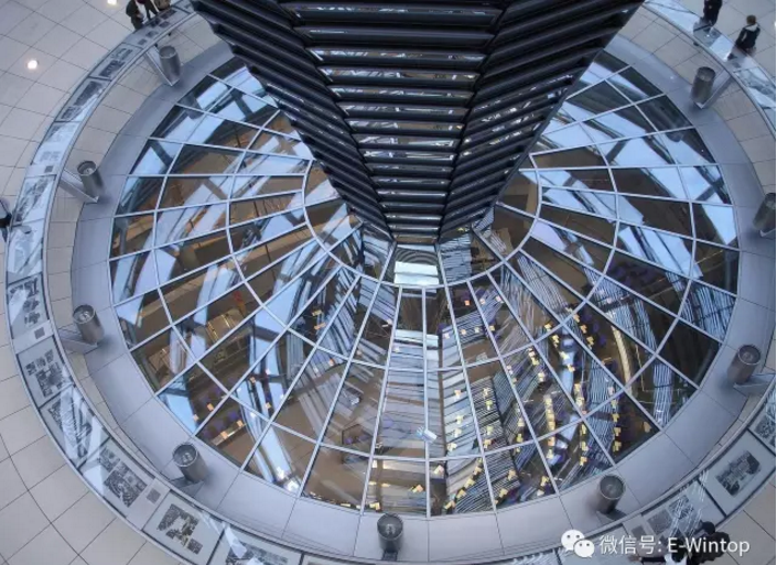 2017年7月20日，2017年中國配電技術(shù)高峰論壇在北京中國科技會(huì)堂舉辦。論壇以“引領(lǐng)配電技術(shù)創(chuàng)新，建設(shè)世界一流現(xiàn)代配電網(wǎng)”為主題，旨在展示配電網(wǎng)科研成果，推動(dòng)配電技術(shù)創(chuàng)新發(fā)展，增進(jìn)學(xué)術(shù)交流與合作，引領(lǐng)配電技術(shù)的發(fā)展潮流和方向