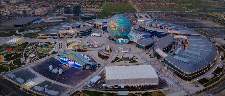 7月18日-20日，以“永不落的太陽(yáng)——湖南好‘風(fēng)˙光’”為主題的阿斯塔納世博會(huì)中國(guó)館湖南活動(dòng)周在哈薩克斯坦首都阿斯塔納舉行。湖南省政協(xié)副主席歐陽(yáng)斌、中國(guó)駐哈薩克斯坦大使張漢暉、中國(guó)國(guó)際商會(huì)秘書(shū)長(zhǎng)于健龍、哈薩克斯坦農(nóng)業(yè)部副部長(zhǎng)伊薩耶娃、哈薩克斯坦企業(yè)家協(xié)會(huì)副董事長(zhǎng)阿勒塔耶夫出席開(kāi)幕式并致辭