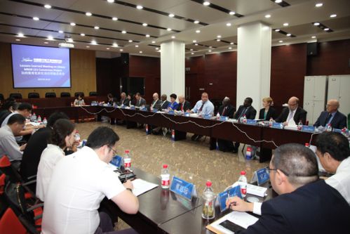 為進(jìn)一步促進(jìn)未來(lái)微堆低濃化項(xiàng)目順利開展，7月26日至27日，中核集團(tuán)在京召開加納微堆低濃化項(xiàng)目經(jīng)驗(yàn)總結(jié)會(huì)。中國(guó)、加納、美國(guó)三國(guó)專家一致認(rèn)為，中核集團(tuán)通過(guò)開展加納微堆低濃化項(xiàng)目，形成了“加納模式”，這為中國(guó)履行核大國(guó)職責(zé)，防止核擴(kuò)散，并在國(guó)內(nèi)外推廣微堆起到積極作用