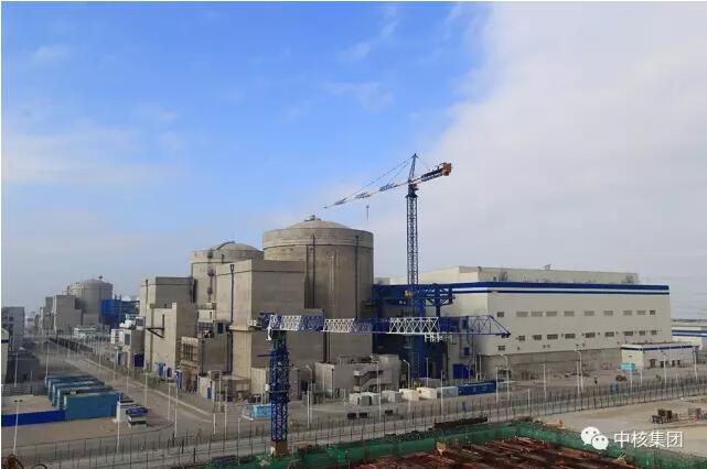 7月29日18時(shí)09分，在海上絲綢之路的起點(diǎn)，中核集團(tuán)福清核電4號(hào)機(jī)組成功并網(wǎng)發(fā)電，至此福清核電一期工程4臺(tái)機(jī)組全面建成并網(wǎng)發(fā)電。這將進(jìn)一步滿(mǎn)足華東地區(qū)用電需求，為我國(guó)調(diào)整能源結(jié)構(gòu)與改善環(huán)境做出積極貢獻(xiàn)；同時(shí)還將為“華龍一號(hào)”全球首堆示范工程建設(shè)運(yùn)營(yíng)提供經(jīng)驗(yàn)借鑒，進(jìn)一步助力加快中國(guó)核工業(yè)“走出去”步伐