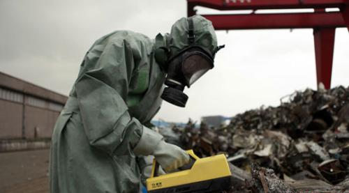 據(jù)日媒報(bào)道，關(guān)于6月發(fā)生的日本原子能研究開(kāi)發(fā)機(jī)構(gòu)“大洗研究開(kāi)發(fā)中心”(位于茨城縣大洗町)作業(yè)人員遭體內(nèi)核輻射事故，原子能規(guī)制委員會(huì)本月2日召開(kāi)例會(huì)，暫行評(píng)估為按事故嚴(yán)重程度從低到高分為8個(gè)等級(jí)(第0級(jí)至第7級(jí))的“國(guó)際核事件分級(jí)表”(INES)第2級(jí)(異常事態(tài))。 據(jù)報(bào)道，日本原子能規(guī)制委員會(huì)嚴(yán)厲地認(rèn)定了作業(yè)人員吸入放射性物質(zhì)钚的異常事態(tài)