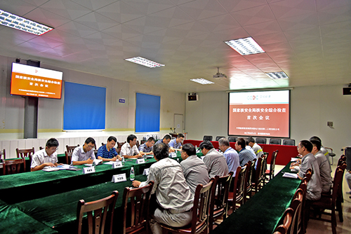 “國家安全局與環(huán)境保護部核與輻射安全中心專家們蒞臨檢查指導，是相當于對我們公司承建的華龍一號示范項目進行免費的‘把脈’，對于專家們的意見我們會及時有效的整改、閉環(huán)……”這是中國能建安徽電建二公司總工程師俞經(jīng)河在對國家核安全局環(huán)境保護部項目官員、專家做表態(tài)發(fā)言。廣西自治區(qū)防城港市港口區(qū)光坡鎮(zhèn)的防城港核電站二期工程3、4號機組為“華龍一號”HPR1000機組，中國能建安徽電建二公司承擔兩臺機組的常規(guī)島和部分BO