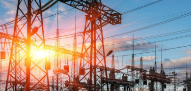 近日，由中國(guó)國(guó)有企業(yè)華北電力設(shè)計(jì)院工程有限公司(NCPE)承建的白俄羅斯最大的變電站正式投運(yùn)。這也是迄今為止中國(guó)與白俄羅斯之間最大的電網(wǎng)合作