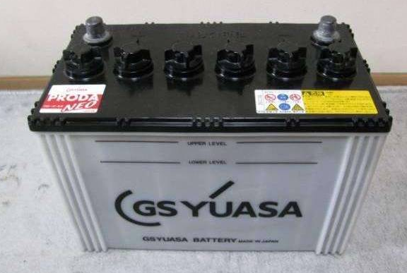 GSYuasa將在2020年開始量產(chǎn)可讓電動(dòng)車（EV）充滿一次電所能行駛的距離擴(kuò)增至現(xiàn)行2倍的新型鋰離子電池?，F(xiàn)行部分EV充飽電所能行駛的距離僅有汽油車的一半左右水準(zhǔn)，而搭載GS新型電池將讓EV續(xù)航距離增加至可媲美汽油車的水準(zhǔn)