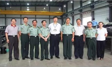 十年的時(shí)間，足夠一個(gè)產(chǎn)業(yè)發(fā)展蛻變，也足夠讓追夢的人收獲成長。2007年時(shí)代新材與國防科大簽訂長達(dá)五年的風(fēng)電葉片技術(shù)開發(fā)合作的戰(zhàn)略協(xié)議，著手兆瓦級風(fēng)電葉片的研發(fā)