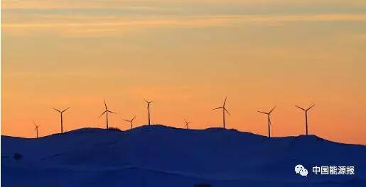 守望相助七十載，壯美亮麗內(nèi)蒙古。8月8日，慶祝內(nèi)蒙古自治區(qū)成立70周年大會(huì)在內(nèi)蒙古少數(shù)民族群眾文化體育運(yùn)動(dòng)中心舉行