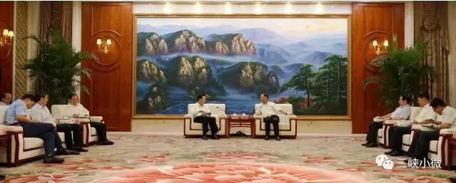 8月14日，中國三峽集團董事長、黨組書記盧純與寧夏回族自治區(qū)黨委書記，自治區(qū)人大常委會主任、黨組書記石泰峰在銀川舉行會談。雙方就深化合作，實現(xiàn)共贏等事宜深入交換了意見