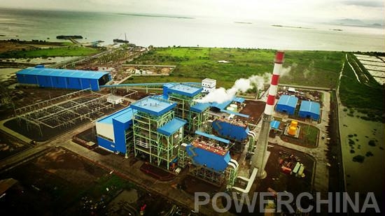 8月18日，江西省火電建設(shè)公司與江西久盛國(guó)際電力工程有限公司在南昌舉行了“印尼東加里曼丹EMBALUT 2×100MW 電廠擴(kuò)建工程土建&安裝合同簽約”儀式。該工程業(yè)主方為印尼PT.INDONESIA ENERGI DINAMIKA（簡(jiǎn)稱：IED）公司，江西久盛國(guó)際公司系總承包商，江西火電公司主要承擔(dān)土建、安裝、調(diào)試及試運(yùn)行等工作，工程定于下月開工，計(jì)劃23個(gè)月完成