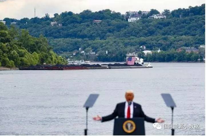 特朗普在競選過程中一直高調宣稱重振美國煤炭工業(yè)，直到今年6月7日在辛辛那提的一次演講時還以運煤船為背景，表示要動用美國聯(lián)邦電力法（U.S. Federal Power Act）中的條款（Section 202c）保護煤電廠。 聯(lián)邦電力法的這一條款允許能源部在電力供應受到威脅的緊急情況下（如戰(zhàn)爭或自然災害）進行干預，以行政措施對受到威脅的電力企業(yè)實施保護