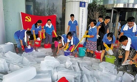 近日，從珠海供電局了解到，目前珠海公共電網(wǎng)已全部修復，恢復正常運作，電網(wǎng)已具備足夠供電能力。也就是說，只要客戶及時對自有產(chǎn)權(quán)的供電設備進行修復，且通過供電部門驗收合格后，即可恢復供電