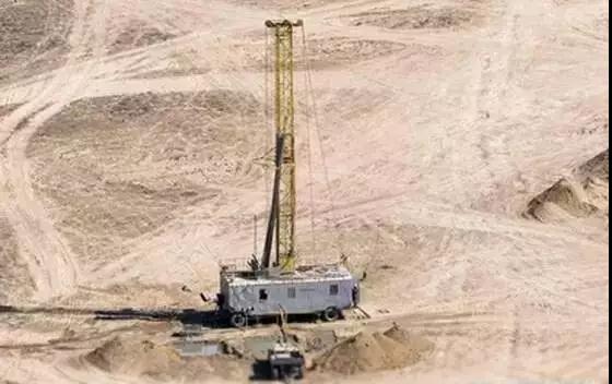 今年6月，中國國家主席習近平訪問哈薩克斯坦期間，中華人民共和國和哈薩克斯坦共和國聯(lián)合聲明：“拓展和深化核能領域合作，推動和平利用核能領域的合作項目。”在哈薩克斯坦首都阿斯塔納舉行的2017阿斯塔納世博會上，中國兩大核電巨頭——中核集團和中廣核均表示要參與開發(fā)哈薩克斯坦的鈾礦和核電站市場