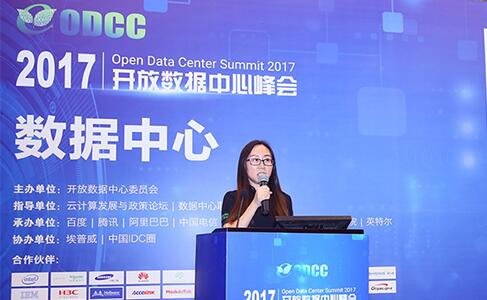 我們知道電力能源是我們所有社會(huì)活動(dòng)和經(jīng)濟(jì)活動(dòng)的原動(dòng)力，作為輸送電力能源的供配電系統(tǒng)，它是保障數(shù)據(jù)中心一切設(shè)施的根基，保障數(shù)據(jù)中心7×24小時(shí)不間斷運(yùn)行安全的基石。對(duì)于數(shù)據(jù)中心供配電系統(tǒng)基礎(chǔ)設(shè)施而言，我們可以從兩個(gè)維度來(lái)看它的應(yīng)用場(chǎng)景，其中一個(gè)維度我們叫電氣運(yùn)營(yíng)場(chǎng)景，包括從中壓輸入到末端負(fù)載，施耐德電氣提供的產(chǎn)品和解決方案，可以覆蓋從低壓、高壓、精密配電電氣運(yùn)營(yíng)場(chǎng)景