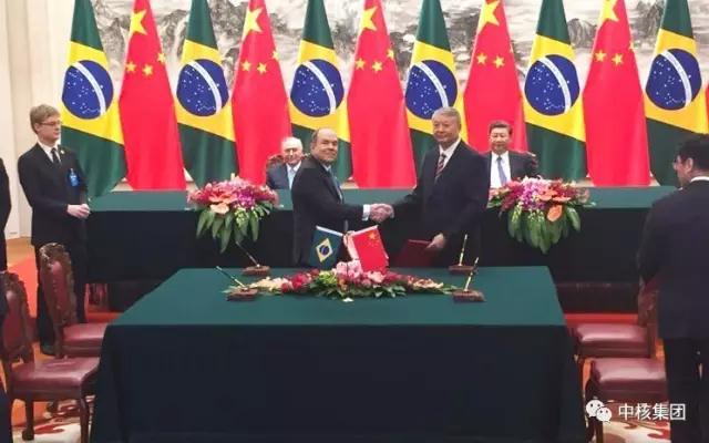 9月1日，在第九屆金磚國(guó)家峰會(huì)前夕，中國(guó)國(guó)家主席習(xí)近平與巴西總統(tǒng)特梅爾在北京人民大會(huì)堂共同見(jiàn)證，中核集團(tuán)董事長(zhǎng)王壽君與巴西國(guó)家電力公司、巴西核電公司共同簽署了合作諒解備忘錄，就中巴雙方建設(shè)安哥拉3號(hào)核電站及未來(lái)新建核電項(xiàng)目合作達(dá)成重要共識(shí)。這是中核集團(tuán)繼今年與阿根廷簽署核電協(xié)議之后，積極響應(yīng)“一帶一路”倡議在拉美市場(chǎng)取得的又一成果，不僅為中巴核能合作創(chuàng)造了條件，對(duì)中國(guó)核電走向拉美起到重要的示范與推動(dòng)作用，還將進(jìn)一步加強(qiáng)金磚國(guó)家間內(nèi)部合作