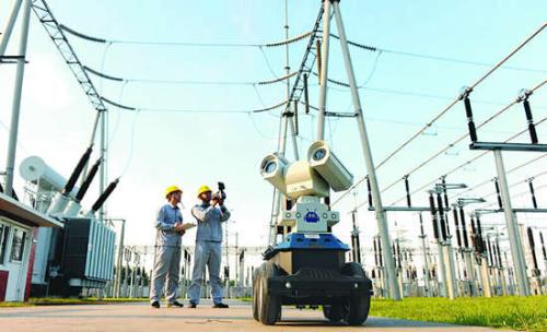 人工智能來(lái)了，并將給幾乎所有行業(yè)帶來(lái)巨大改變，而電力行業(yè)也不例外。從變電站、輸電線路到電力巡檢等電網(wǎng)生產(chǎn)的各個(gè)環(huán)節(jié)，機(jī)器人的身影無(wú)處不在