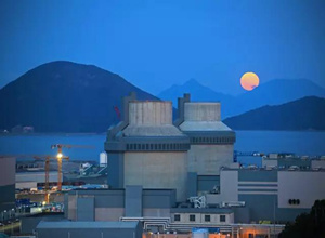 本周核電行業(yè)又發(fā)生了許多大事，橙電網(wǎng)電力網(wǎng)小編精心整理了本周（2017.9.4-9.8）要聞，以供大家參閱?！救摹恐腥A人民共和國(guó)核安全法8月28日至9月1日，第十二屆全國(guó)人民代表大會(huì)常務(wù)委員會(huì)召開(kāi)第29次會(huì)議，審議并表決通過(guò)了《中華人民共和國(guó)核安全法》(下稱《核安全法》)