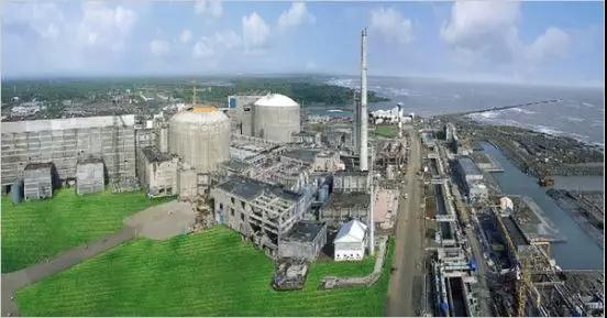 近日，印度甘地原子能研究中心（IGCAR）與印度斯坦公司（HCC）合作，擬在卡爾帕卡姆建造一座快堆燃料循環(huán)工廠。該工廠將利用重水堆（PFBR）和壓水堆（PWR）產生的钚，進行釷燃料循環(huán)增殖鈾-233