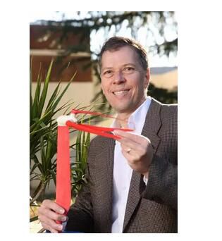 近日，一個(gè)美國研究團(tuán)隊(duì)獲得了356萬美元資助，用來開發(fā)具備惡劣天氣條件下自我保護(hù)功能的風(fēng)電機(jī)組。該項(xiàng)目是美國能源局先進(jìn)研究計(jì)劃署(ARPA-E)宣布的41個(gè)計(jì)劃資助的項(xiàng)目之一， 該署計(jì)劃對(duì)這些項(xiàng)目共計(jì)資助1億2500萬美元