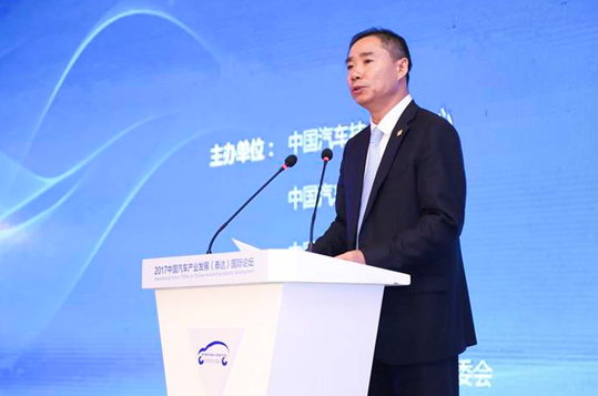 作為一年一度的汽車行業(yè)頂級峰會，2017年9月9日第十三屆中國汽車產業(yè)發(fā)展（泰達）國際論壇在天津濱海新區(qū)盛大召開。工業(yè)和信息化部副部長辛國斌在致辭時表示：“一些國家已經制訂了停止生產銷售傳統(tǒng)能源汽車的時間表，目前工信部也啟動了相關研究，也將會同相關部門制訂我國的時間表，這些舉措必將推動我國汽車產業(yè)發(fā)展的環(huán)境和動力發(fā)生深刻變化