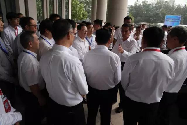 9月14日，“中央企業(yè)貫徹落實(shí)新發(fā)展理念、深入實(shí)施創(chuàng)新驅(qū)動(dòng)發(fā)展戰(zhàn)略、大力推動(dòng)雙創(chuàng)工作成就展”(以下簡(jiǎn)稱央企創(chuàng)新成就展)在北京拉開序幕。這次展覽是包括中廣核在內(nèi)、101家央企首次集體亮相的大型創(chuàng)新成就展