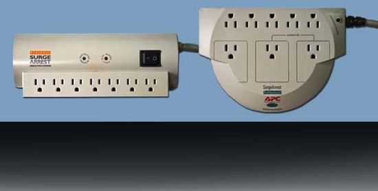 
            	　　美國消費品安全委員會周四宣布，法國施耐德電氣公司將召回1500萬個APCSurgeArrest電涌保護器，因為這些產(chǎn)品可能過熱或者起火。消費者應(yīng)即刻停止使用被召回的電涌保護器，拔掉插頭并聯(lián)系施耐德電氣，以獲得免費修理