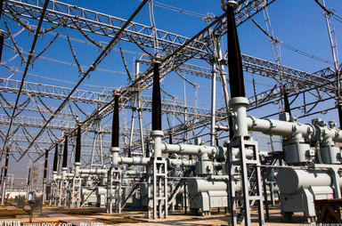 
            	近日，位于湖南常德北的500千伏澧州變電站投產(chǎn)送電，至此，湖南500千伏變電站數(shù)量增至20座。該站作為湖南第3座500千伏智能變電站，進(jìn)一步提升了全省超高壓電網(wǎng)的智能化水平