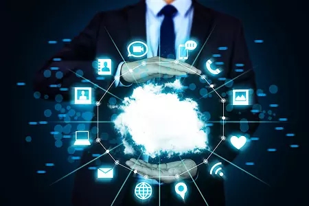 
            	9月14日，一篇135家新三板影視公司的半年盈虧報表在網(wǎng)絡(luò)上熱議并引發(fā)無數(shù)人關(guān)注。頭頂著楊冪、迪麗熱巴等當(dāng)紅藝人“東家”的光環(huán)，嘉行傳媒位列新三板市場上最為耀眼的公司之首