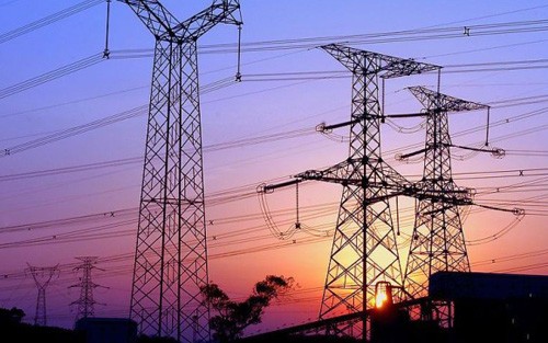 
            	　　近期，國家能源局副局長鄭柵潔表示，國家能源局即將完成“十三五”能源規(guī)劃和電力規(guī)劃的編制，電力行業(yè)綠色低碳發(fā)展將是貫穿“十三五”全局的重點工作。“十三五”全局重點工作發(fā)展綠色低碳的電力行業(yè)　　根據(jù)中國電力企業(yè)聯(lián)合會預(yù)測，2020年前中國電力需求仍將處于中速增長，按照國民經(jīng)濟“十三五”規(guī)劃目標(biāo)，預(yù)計2020年全社會用電量將達(dá)到7萬億千瓦時，“十三五”年均增長4