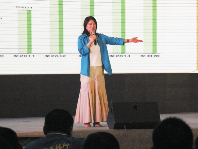 自從“董小姐”掏出格力手機之后，空調(diào)巨頭格力的多元化邊界已超出大眾想象。在去年收購珠海銀隆新能源遇挫之后，近日傳聞稱，格力電器(000651.SZ)將入股一汽夏利，合力發(fā)展新能源汽車