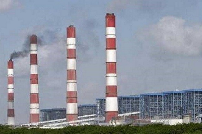 
            	印度恰蒂斯加爾邦環(huán)境保護委員會（CGECB）已經(jīng)發(fā)出通知，要求巴林鋁業(yè)關(guān)閉位于該邦Korba地區(qū)的1200兆瓦火電廠。通知書中還提到，由于其粉煤灰壩墻遭到破壞，灰漿水將排入工廠附近的Belgiri nullah運河，最終進入Hasdeo河，污染河水