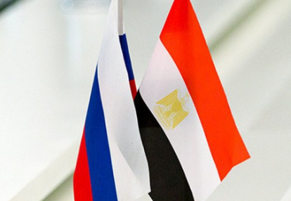 金投原油網(wǎng)09月20日訊，近日，據(jù)俄羅斯衛(wèi)星通訊，埃及電力與可再生能源部部長默罕默德·謝克爾在出席第61屆國際原子能機(jī)構(gòu)(IAEA)大會(huì)期間表示，正在與埃及共同實(shí)施修建阿拉伯國家第一座核電站項(xiàng)目的俄羅斯，是開羅在核領(lǐng)域的戰(zhàn)略合作伙伴。埃及電力部長新聞處發(fā)布的謝克爾演講稿指出：“為了滿足經(jīng)濟(jì)和工業(yè)領(lǐng)域不斷增長的需求，埃及將與俄羅斯合作，繼續(xù)努力實(shí)施和平使用核能的計(jì)劃