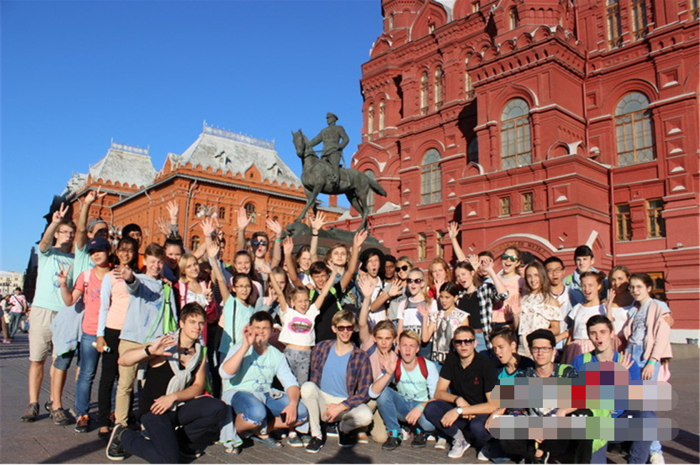 金投原油網(wǎng)08月29日訊，6月到8月，兩名中國中學(xué)生赴俄羅斯參加了“核能少年”夏令營。這是一個旨在加強(qiáng)各國青少年交流、激發(fā)兒童藝術(shù)潛能的公益性項目，由俄羅斯原子能公司策劃實施，從2009年至今已經(jīng)連續(xù)舉辦9屆