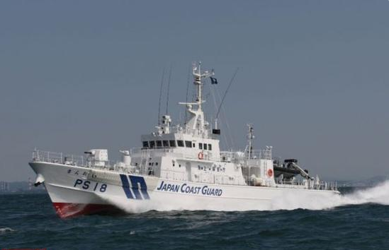 金投原油網(wǎng)08月31日訊，昨日，日本《產(chǎn)經(jīng)新聞》發(fā)表了題為《日本海上保安廳將新建最大巡邏船》的報告。報告指出，為加強(qiáng)對釣魚島周邊海域的警備，日本海上保安廳決定新建一艘6500噸的巡邏船，此為海保最大級別的直升機(jī)搭載船