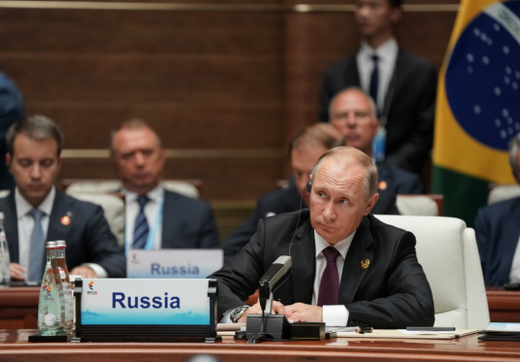 金投原油網(wǎng)09月05日訊，近日，國(guó)家主席習(xí)近平在廈門(mén)會(huì)見(jiàn)俄羅斯總統(tǒng)普京。習(xí)近平歡迎普京來(lái)華出席金磚國(guó)家領(lǐng)導(dǎo)人第九次會(huì)晤和新興市場(chǎng)國(guó)家與發(fā)展中國(guó)家對(duì)話會(huì)