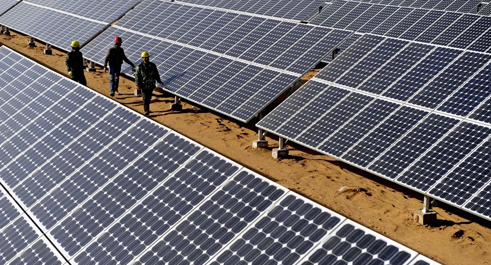 
            	據(jù)俄羅斯衛(wèi)星網(wǎng)10月16日?qǐng)?bào)道，美國科技博客網(wǎng)站近日的一份報(bào)告顯示，來自美國佐治亞理工學(xué)院、斯坦福大學(xué)和秘魯大學(xué)的研究人員發(fā)明了一種新型液壓泵，其采用的新型技術(shù)使該液壓泵可在溫度為1673開爾文(約為1400℃)的環(huán)境下工作。新型液壓泵由陶瓷、石墨、金屬鎢和一種叫氮化鋁陶瓷的材料制成，氮化鋁陶瓷是“可加工的氮化鋁復(fù)合物”