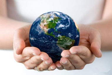 
            	去年下半年以來，我國(guó)環(huán)保領(lǐng)域不斷深化，頂層設(shè)計(jì)的完善將巨大的壓力傳至工業(yè)領(lǐng)域，使工業(yè)環(huán)保迎來十多年來的新一輪高峰期。隨著工業(yè)環(huán)保的關(guān)注度提升，工業(yè)固廢處理行業(yè)的市場(chǎng)空間有望進(jìn)一步打開，并向萬億規(guī)模挺近，前景大好