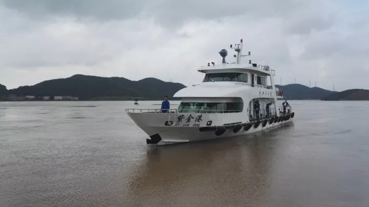 
	中國(guó)儲(chǔ)能網(wǎng)訊：2017年10月19日，科技部高新司在浙江舟山組織召開(kāi)了國(guó)家863計(jì)劃主題項(xiàng)目“海流能發(fā)電與海島新能源供電關(guān)鍵技術(shù)研究”（項(xiàng)目編號(hào)：2011AA050200）項(xiàng)目驗(yàn)收會(huì)。這是該項(xiàng)目完成項(xiàng)目技術(shù)和財(cái)務(wù)驗(yàn)收后的項(xiàng)目整體驗(yàn)收，標(biāo)志著該項(xiàng)目的順利結(jié)題