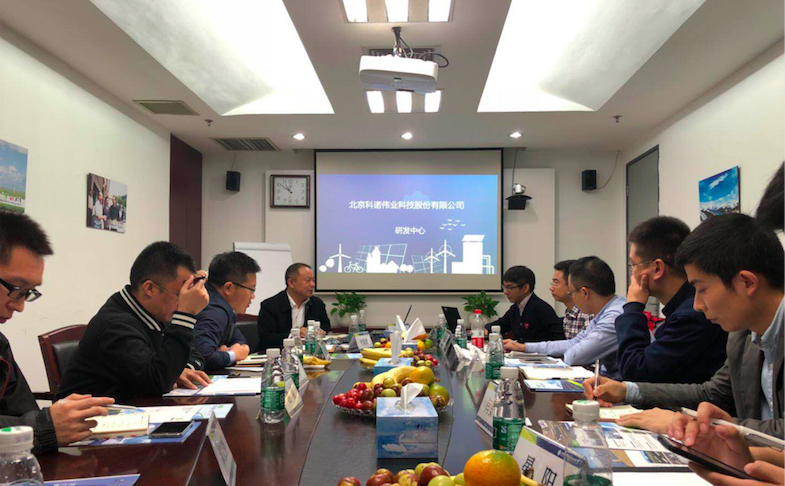 
	——記全國(guó)儲(chǔ)能產(chǎn)業(yè)巡回調(diào)研團(tuán)走進(jìn)科諾偉業(yè) 



	中國(guó)儲(chǔ)能網(wǎng)訊：成立于2001年，國(guó)內(nèi)最早從事風(fēng)能和太陽能發(fā)電技術(shù)研究及其產(chǎn)品開發(fā)的北京科諾偉業(yè)科技股份有限公司（以下簡(jiǎn)稱“科諾偉業(yè)”），是在中國(guó)科學(xué)院電工研究所三十余年科研積累的基礎(chǔ)上組建的專業(yè)化風(fēng)力、光伏發(fā)電高新技術(shù)企業(yè)。



	科諾偉業(yè)已連續(xù)創(chuàng)造了多個(gè)中國(guó)第一、亞洲之最、世界領(lǐng)先項(xiàng)目，先后榮獲國(guó)家能源科技進(jìn)步獎(jiǎng)1項(xiàng)、中國(guó)可再生能源學(xué)會(huì)科學(xué)技術(shù)獎(jiǎng)2項(xiàng)、省科技進(jìn)步獎(jiǎng)1項(xiàng)、奧運(yùn)科技創(chuàng)新獎(jiǎng)1項(xiàng)等多項(xiàng)榮譽(yù)