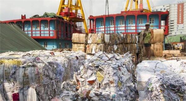 
            	三個月前，中國決定禁止24種不同等級的垃圾，作為反對進口“洋垃圾”的一部分。到目前為止，中國每年進口數(shù)百萬噸世界廢物，為其回收行業(yè)提供材料