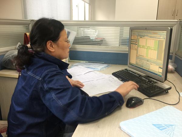 　　39載光陰，對每一個人來說，都是一段不短的時光。在溫度與光學計量檢測部的周萍看來，與計量工作相伴的39年，是充實的，更是幸福的