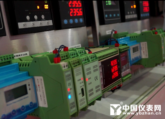 　　隨著“中國(guó)制造2025”的深入實(shí)施，工業(yè)自動(dòng)化技術(shù)在現(xiàn)代工業(yè)生產(chǎn)中的應(yīng)用越來(lái)越廣泛。目前，工業(yè)自動(dòng)化技術(shù)已經(jīng)成為很多工業(yè)領(lǐng)域的主要生產(chǎn)技術(shù)，極大的提高了生產(chǎn)效率和產(chǎn)品質(zhì)量