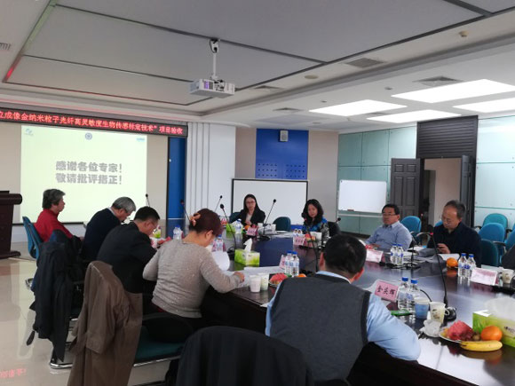 　　2017年11月13日，長春光機(jī)所承擔(dān)的科技部國家國際科技合作專項項目驗收評審會在應(yīng)用光學(xué)國家重點實驗室5樓會議室舉行。受科技部國際合作司委托，吉林省科學(xué)技術(shù)廳國際合作處組織執(zhí)行，科技廳國際合作處處長關(guān)麗宏主持會議