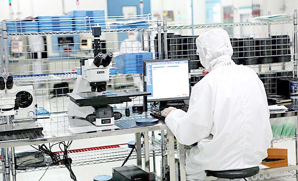 　　2017年11月16日，由上海計量院承擔(dān)的國家質(zhì)檢總局科技計劃項目《多頻點輻射抗擾度高效試驗方法研究》(項目編號：2015QK035)順利通過專家驗收。  (圖片來自網(wǎng)絡(luò)，侵刪) 　　輻射抗擾度試驗主要模擬無線通信設(shè)備等有意發(fā)射體對其他設(shè)備造成射頻輻射干擾的現(xiàn)象，是電磁兼容試驗中非常關(guān)鍵的試驗項目