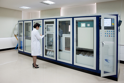 　　11月14日，位于福建光澤縣十里鋪大洲水電站的首座流域水質自動監(jiān)測平臺建成并投入運行，標志著光澤縣8個鄉(xiāng)(鎮(zhèn))共16座流域水質自動監(jiān)測平臺建設正式全面鋪開。  (圖片來自網絡，侵刪) 　　據悉，為加大對福建光澤縣轄區(qū)內所有小流域的監(jiān)管力度，實時掌握流域水質狀況