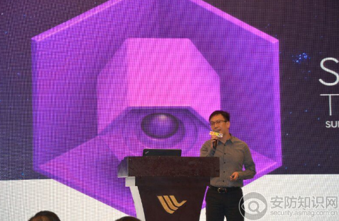 
            	近兩年來，隨著人工智能在安防領(lǐng)域應(yīng)用的崛起，安防大數(shù)據(jù)、視頻結(jié)構(gòu)化、動態(tài)人臉識別等技術(shù)應(yīng)用成為當(dāng)前智能安防深入研究的方向，視頻數(shù)據(jù)的規(guī)模化增長以及數(shù)據(jù)實時傳輸、交互、分析，給安防監(jiān)控存儲的存儲容量、存儲基礎(chǔ)設(shè)施提出了更高的要求。另一方面，伴隨著閃存技術(shù)和固態(tài)硬盤等存儲技術(shù)的崛起，原本以機(jī)械硬盤為主要存儲介質(zhì)的視頻監(jiān)控存儲產(chǎn)生越來越多新的應(yīng)用