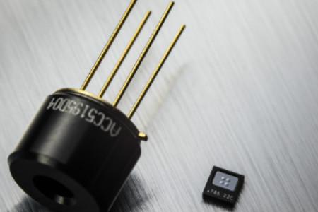 　　2017年11月23日，比利時(shí)泰森德洛的全球微電子技術(shù)公司邁來芯(Melexis)宣布推出新系列微型遠(yuǎn)紅外(FIR)傳感器，適用于需要進(jìn)行精確溫度測(cè)量的多種應(yīng)用。 新系列微型遠(yuǎn)紅外(FIR)傳感器 　　MLX90632系列基于邁來芯成熟的FIR技術(shù)——采用每個(gè)物體都會(huì)發(fā)出熱輻射的原理