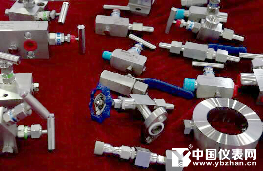 　　1983年，江蘇真誠儀表閥門有限公司(以下簡稱真誠閥門)誕生在具有“中國機(jī)械之鄉(xiāng)”之譽(yù)的江蘇建湖，歷經(jīng)三十多年的風(fēng)雨成長，真誠閥門已發(fā)展成為我國儀表閥門行業(yè)的領(lǐng)跑者，備受矚目。 　　2017年9月26日-29日，由中國儀器儀表學(xué)會主辦的第28屆中國國際測量控制與儀器儀表展覽會(原多國儀器儀表展)在上海新國際博覽中心隆重舉辦