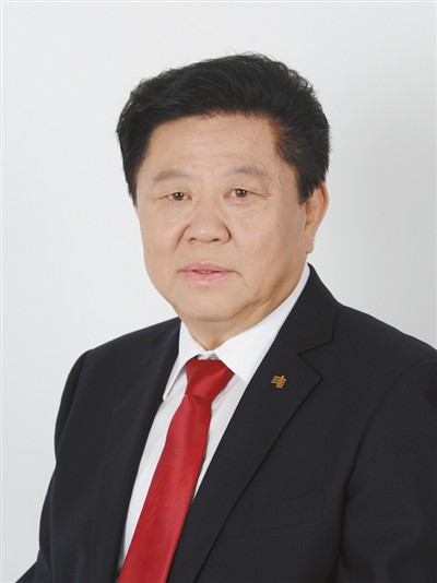 
            	中國南方電網(wǎng)公司黨組書記、董事長　李慶奎電網(wǎng)企業(yè)必須把握新時代特點，把滿足人民追求美好生活的電力需要作為一切工作的出發(fā)點和落腳點，讓廣大人民群眾從“用上電”到“用好電”。黨的十九大指出，中國特色社會主義進入了新時代