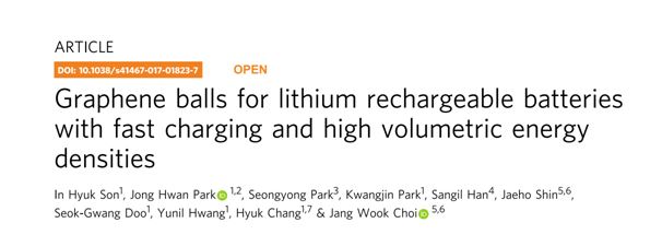 近來三星開發(fā)出石墨烯電池的新聞又一次引爆了網(wǎng)絡(luò)，好多人都來問我怎么樣，那今天就聊聊這個技術(shù)。
本篇文章主要是用納米SiO2做基體，然后CVD在上面沉積長出多層的石墨烯，使SiO2球變成一個個“爆米花”狀的芯部為SiO，表面為一層層石墨烯的復(fù)合材料，他們將其命名為石墨烯球——Graphene Ball