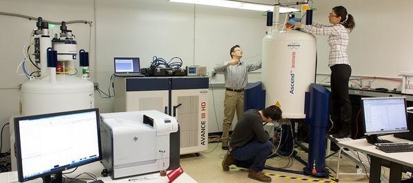 雖然我們隔三差五就能聽到有關(guān)“電池技術(shù)突破”的新聞，但鋰離子電池依然是當(dāng)前使用最廣、綜合表現(xiàn)最佳的選擇。 不過最近，麻省理工博客里實驗室和阿貢國家實驗室的一支研究團(tuán)隊，已經(jīng)開發(fā)出了一種新型固態(tài)材料