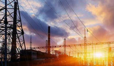 
                    
	 


	2017年半年報已披露完畢，從上半年業(yè)績來看，煤、電企業(yè)這對“蹺蹺板” 再次陷入冰火兩重天的境地。數(shù)據(jù)顯示，有超過九成的電企上半年凈利潤下滑，還有8家電企陷入虧損；而26家煤企上半年業(yè)績均實(shí)現(xiàn)大幅增長